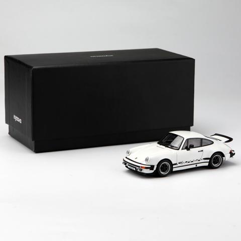 京商 1:43 保时捷911 Carrera 2.7 1975年 合金仿真静态汽车模型 白色